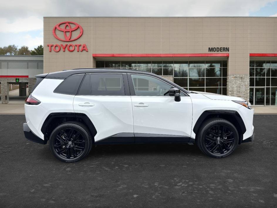 Used 2026 Wind Chill Pearl w/Black Roof Toyota XSE image 7