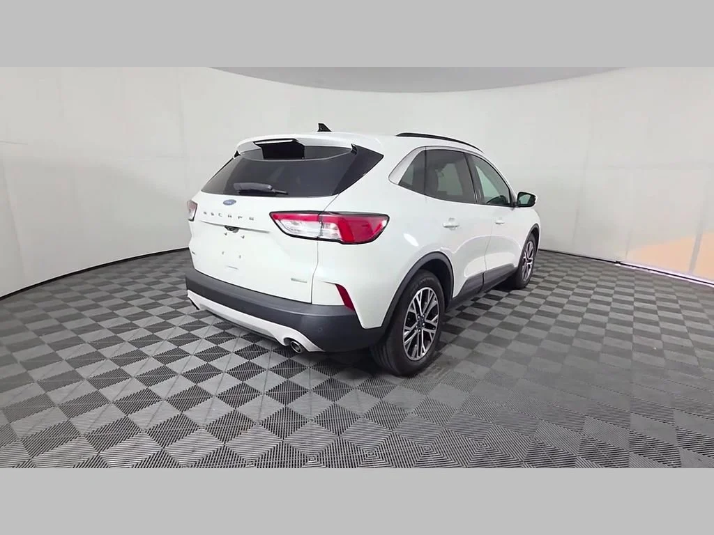 Used 2020 White Metallic Ford SEL image 40