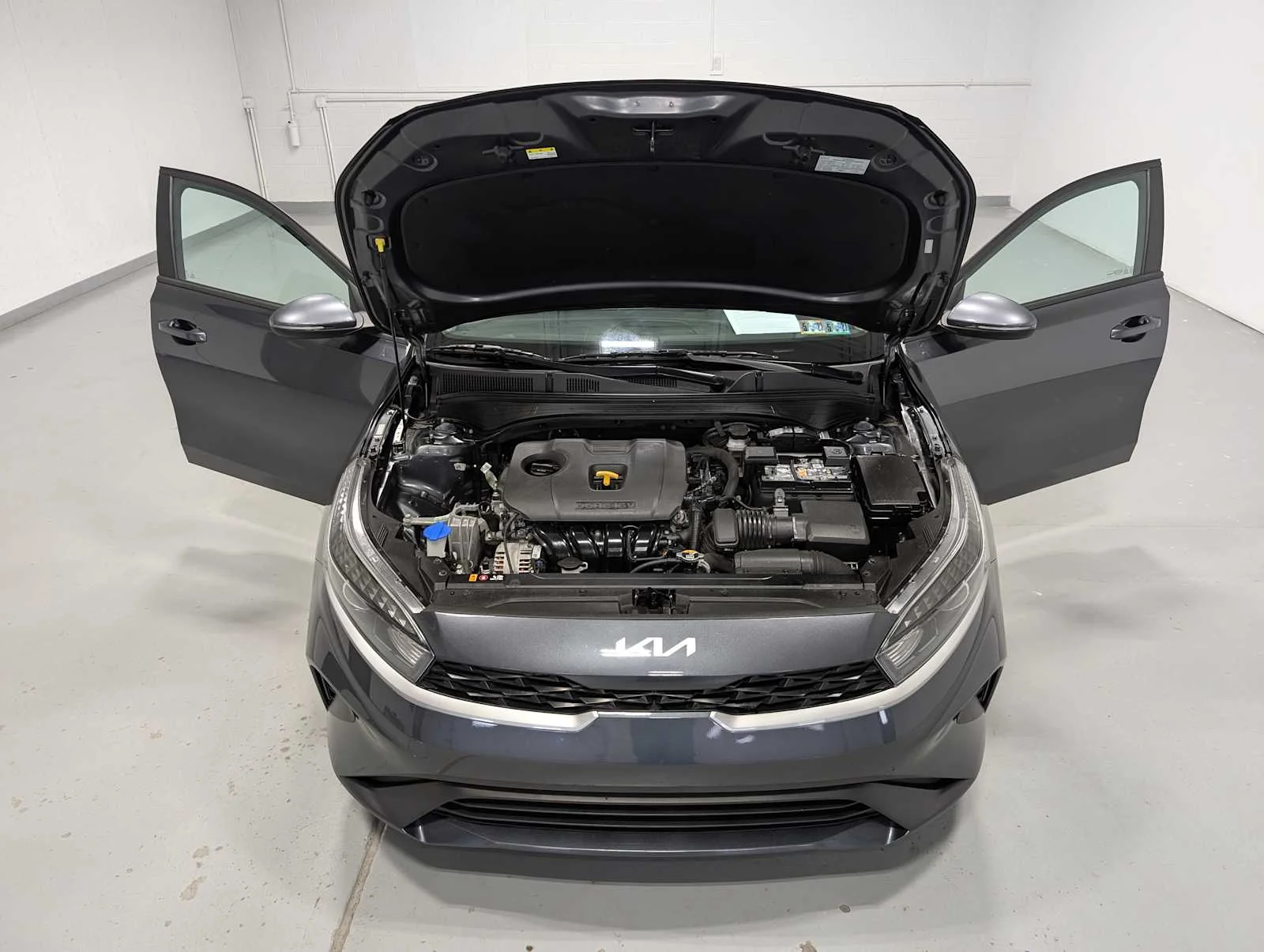 Used 2023 Gravity Gray Kia LXS image 13