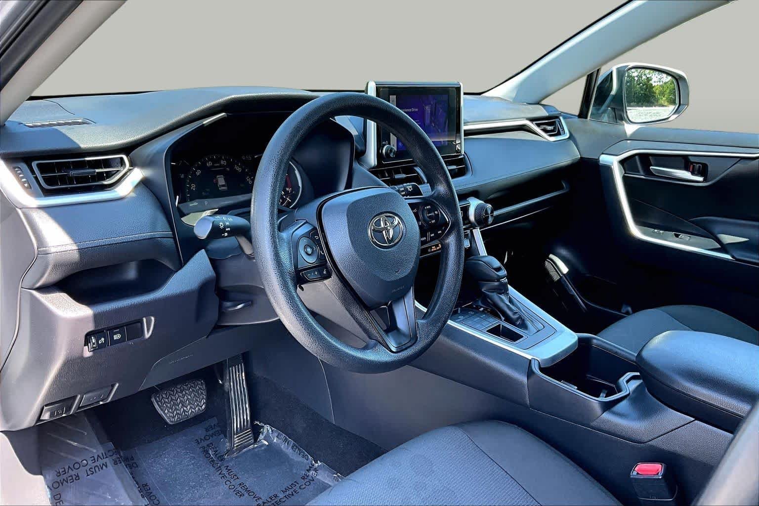 Used 2025 Silver Sky Metallic Toyota XLE image 18