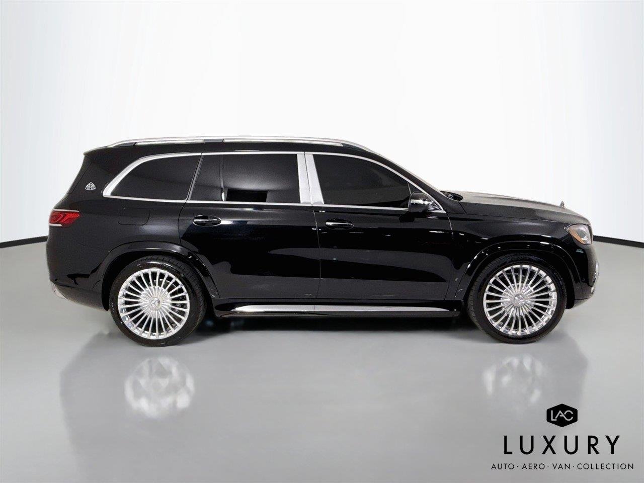 Used 2021 Obsidian Black Metallic Mercedes-Benz Maybach GLS 600 | One Owner | Executive Seating image 5