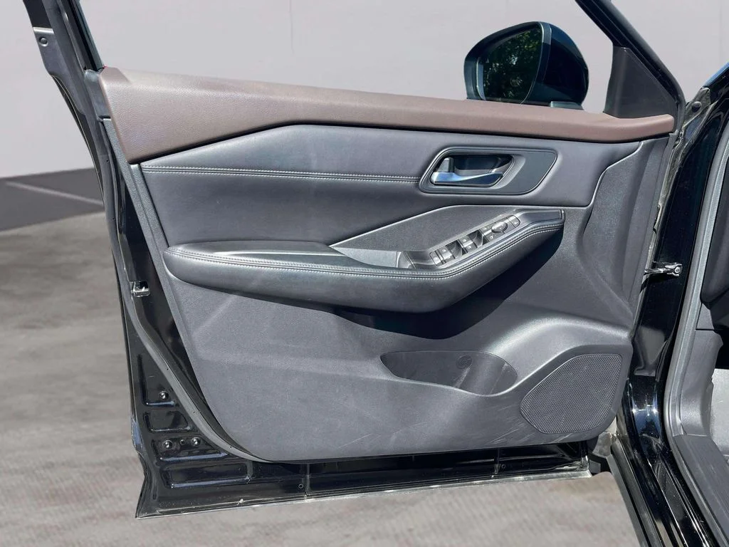 Used 2023 Super Black Nissan SV image 21