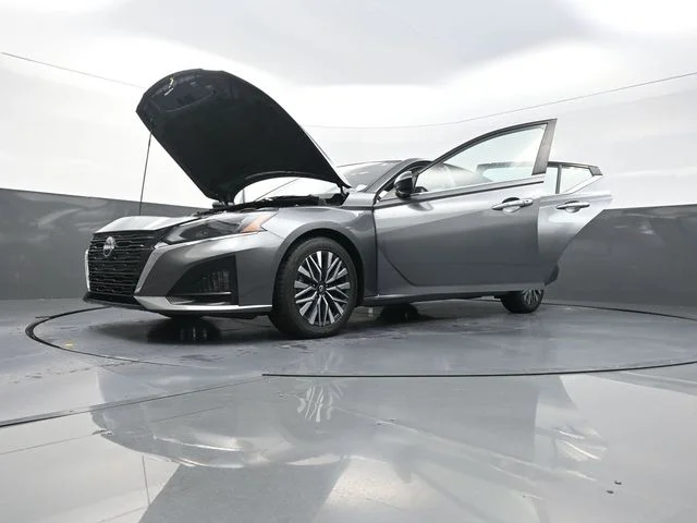 Used 2024 Gray Nissan 2.5 SV image 31