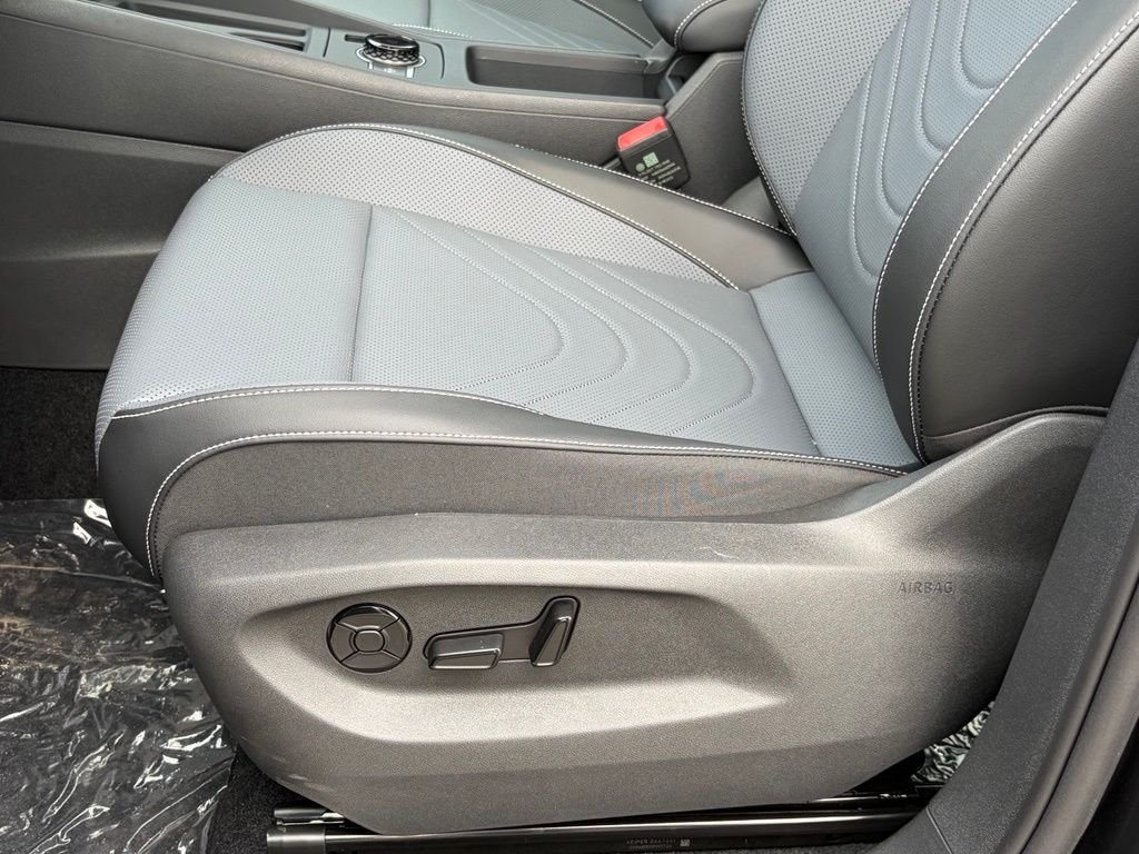 New 2026 Deep Black Pearl Volkswagen 2.0T SE image 8