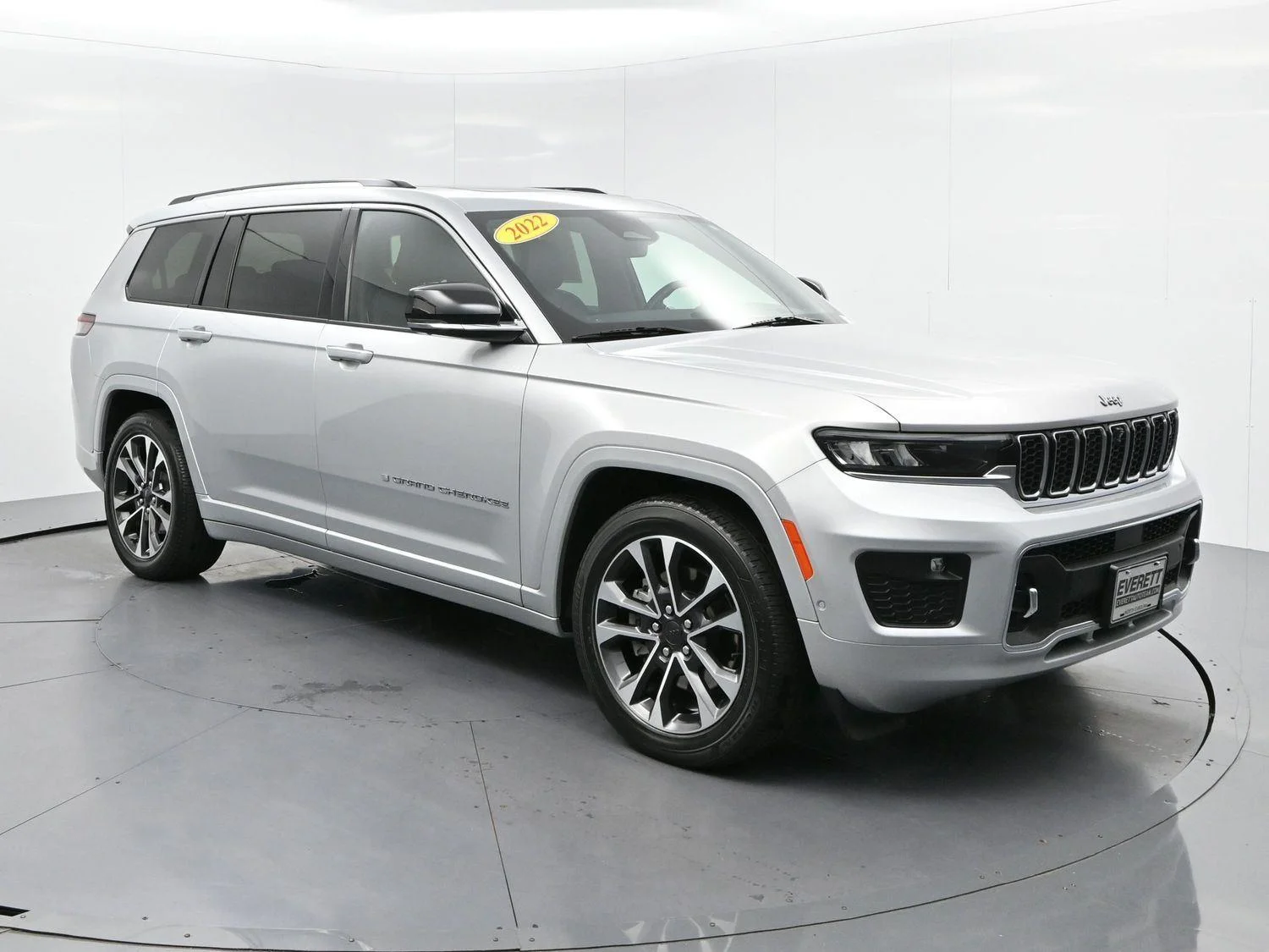 Used 2022 Silver Zynith Jeep Overland image 2