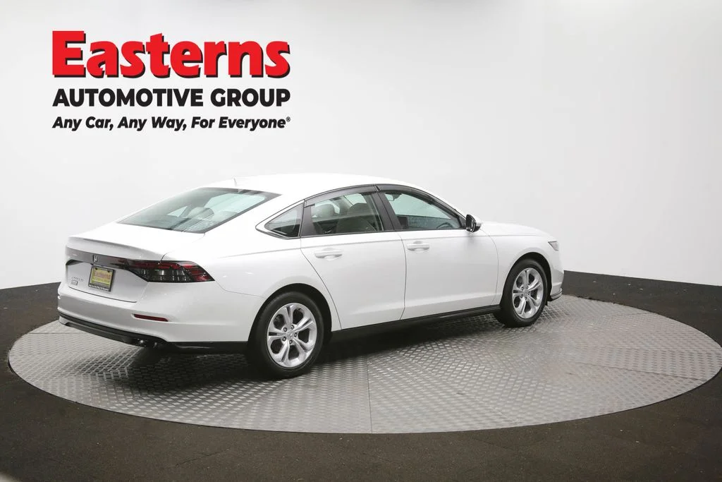 Used 2025 White Honda LX image 39