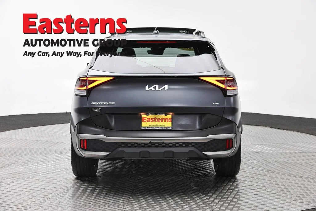 Used 2023 Gray Kia X-Line Prestige image 6