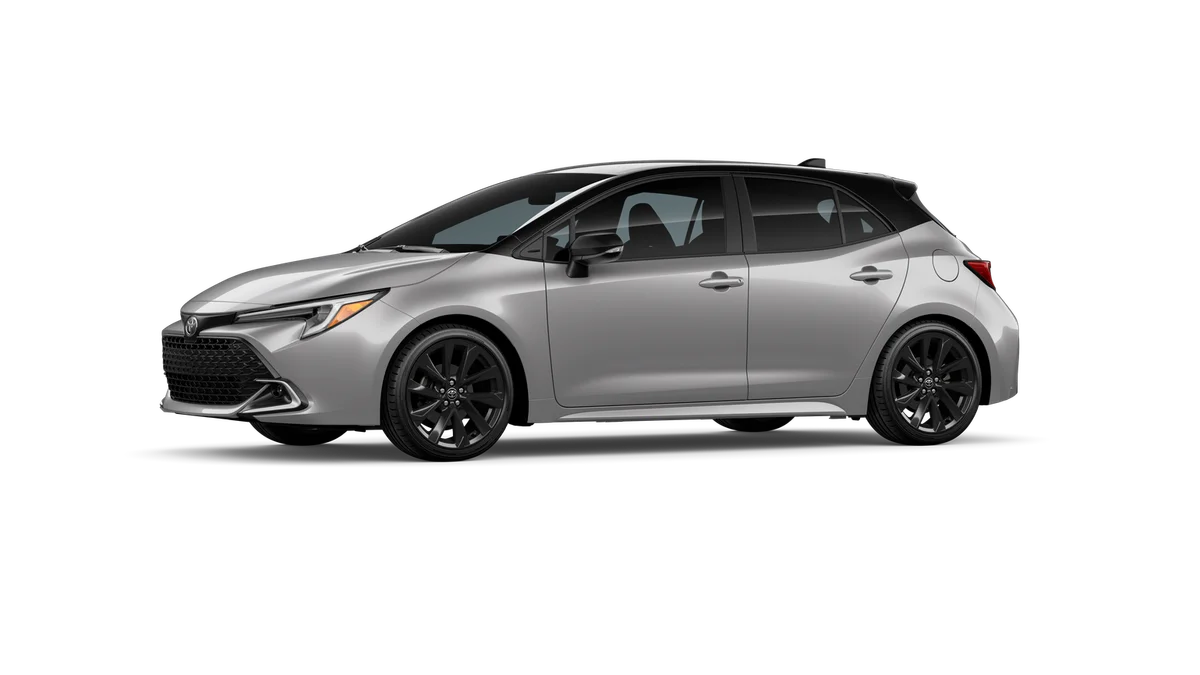 New 2026 Classic Silver Metallic with Midnight Black Metallic roof Toyota XSE image 3