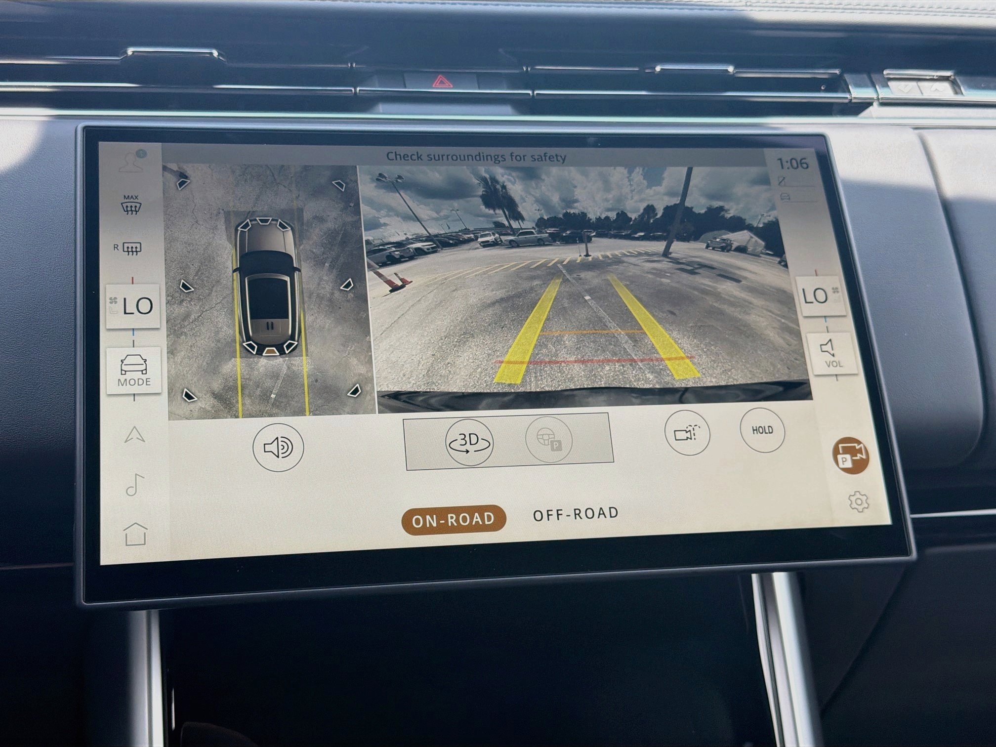 New 2026 Carpathian Grey Land Rover SE image 34