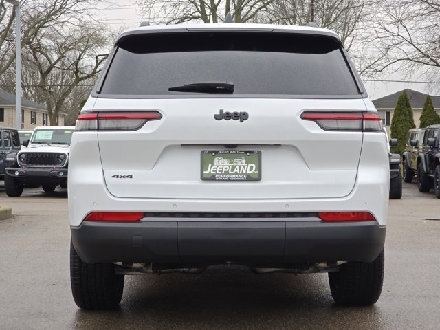 New 2026 Bright White Clear-Coat Exterior Paint Jeep Limited image 26