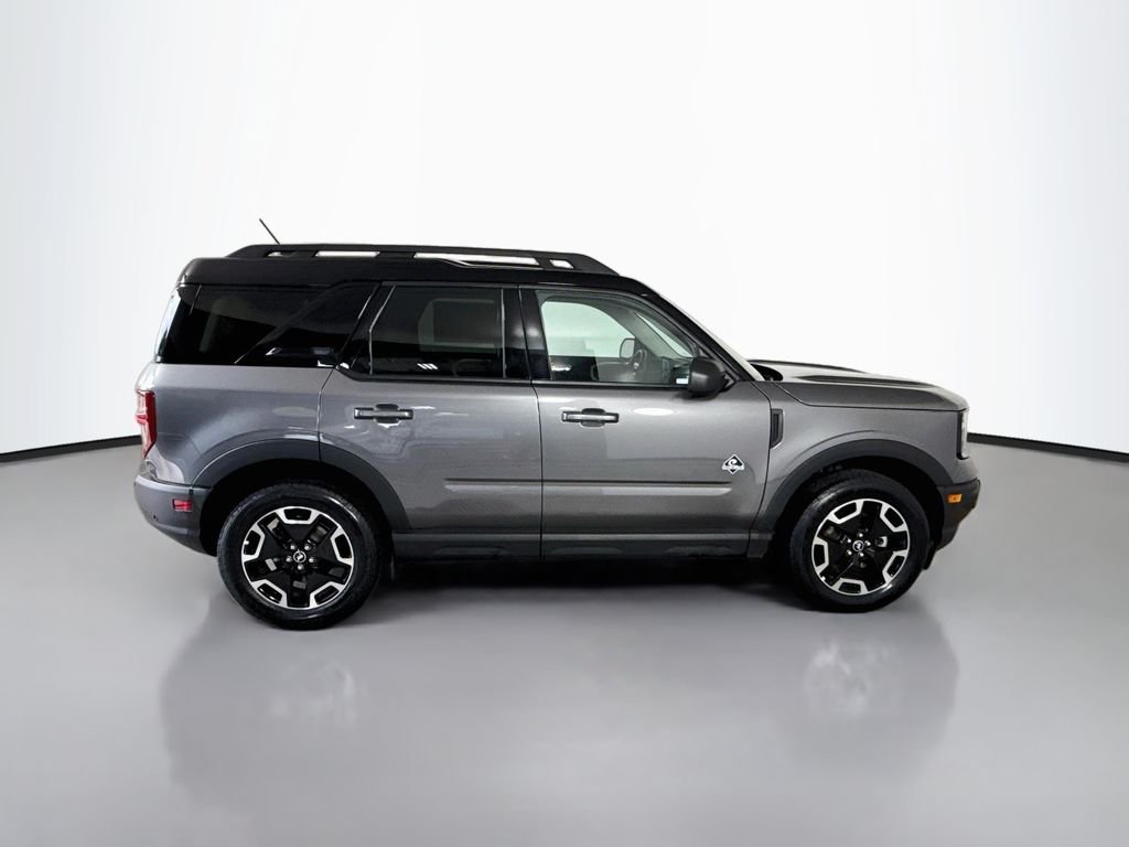 Used 2023 Gry Ford Outer Banks image 14