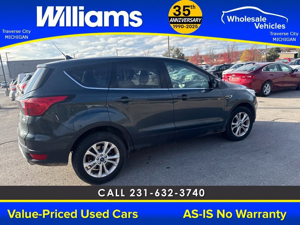 Used 2019  Ford SE image 15