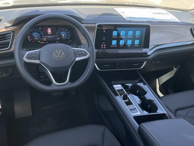 New 2026 Green Volkswagen SE w/Technology image 6