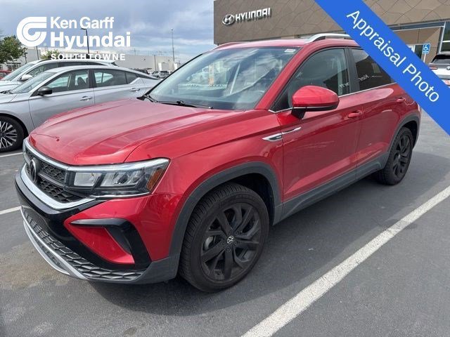2022 Volkswagen Taos 1.5T SE 4Motion's photo