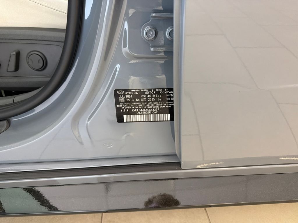 Used 2025 Blue Hyundai SEL image 12