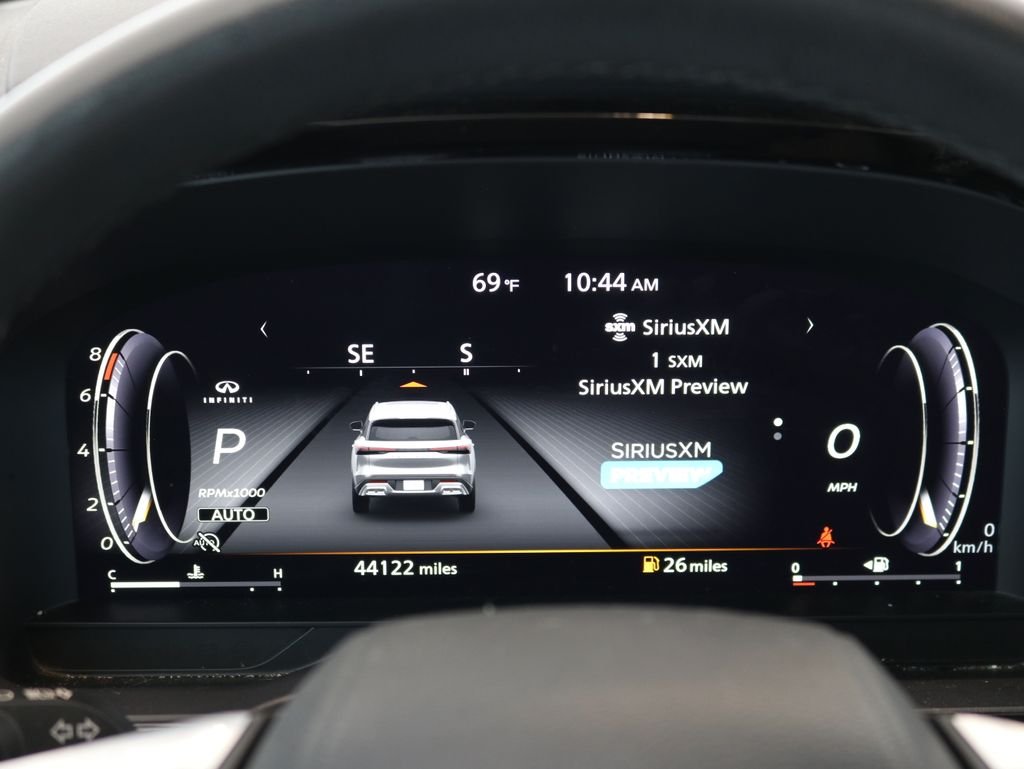 Used 2023 Silver INFINITI LUXE image 18