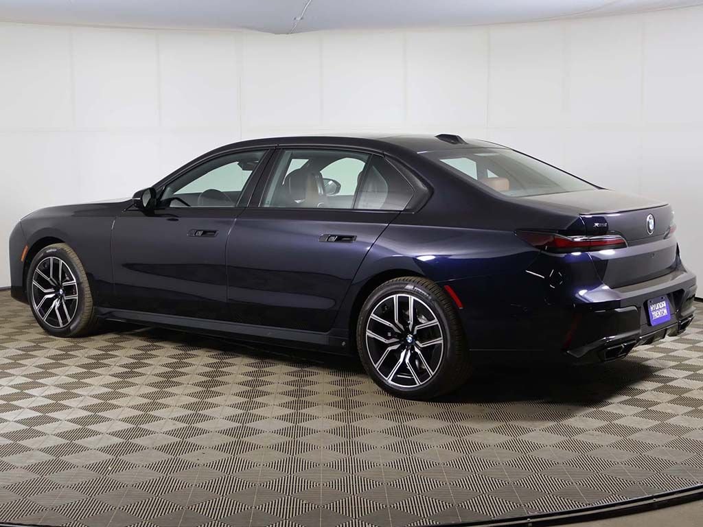 Used 2023 Black BMW 760i xDrive image 13