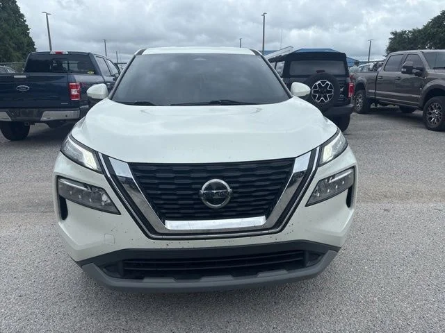 Used 2021 White Nissan SV image 2