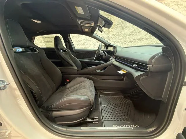 New 2026 Atlas White Hyundai Base image 11