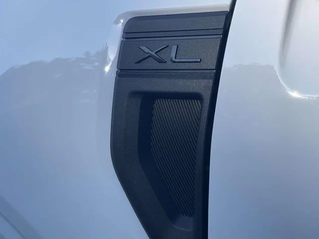 New 2026 Oxford White Ford XL image 6