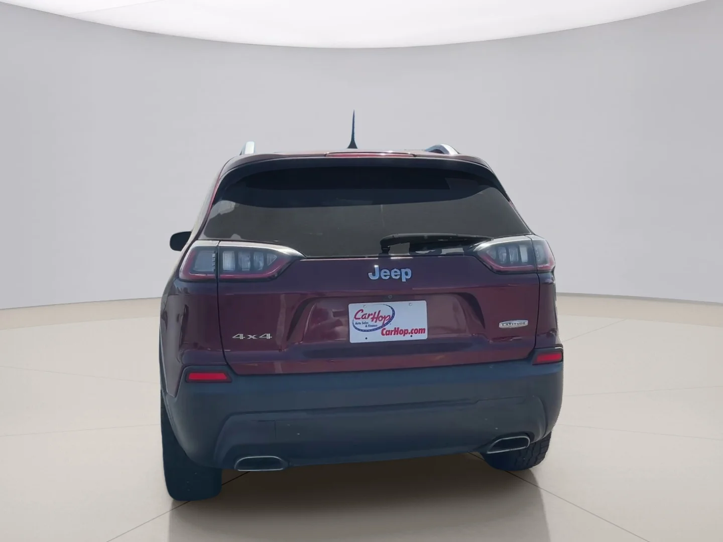 Used 2019 Red Jeep LATITUDE image 4