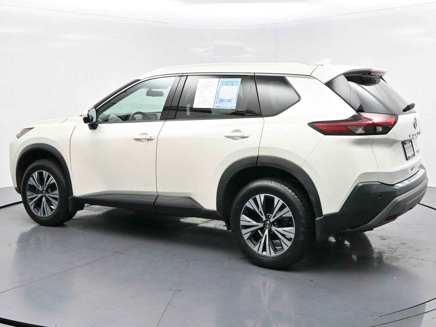Used 2021 Pearl White Tricoat Nissan SV image 5