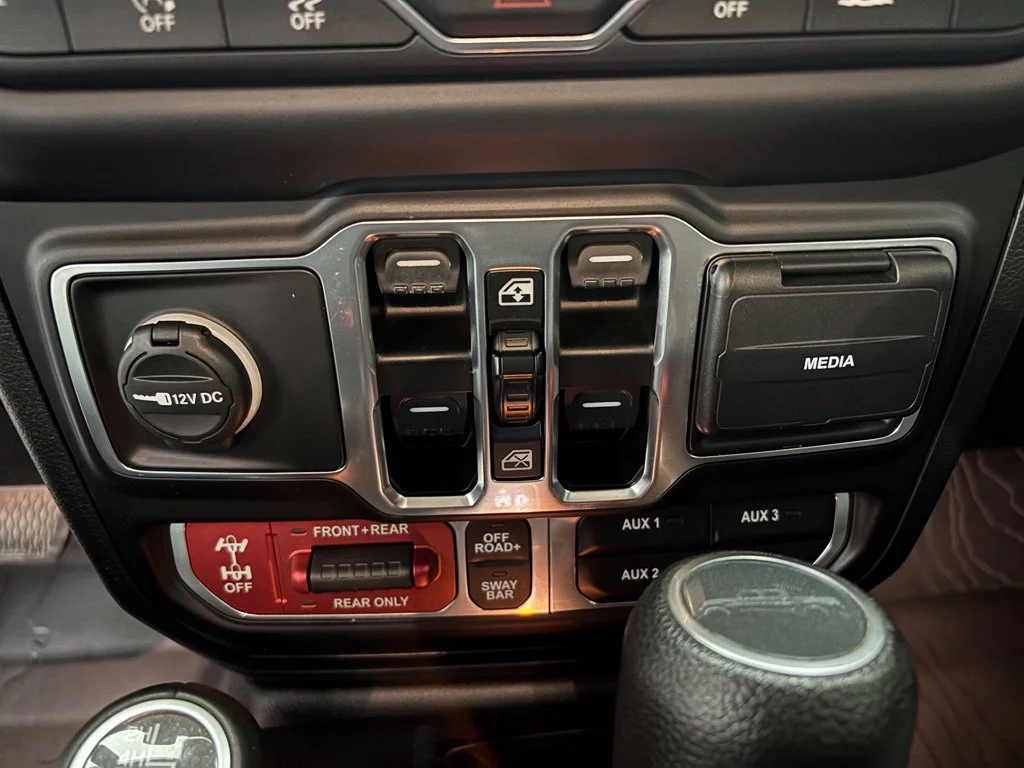 Used 2020 White Jeep Rubicon image 27