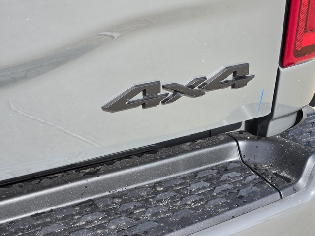 New 2026 Ceramic Gray Clear-Coat Exterior Paint RAM Limited image 7