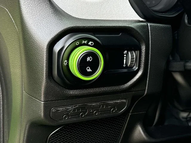 Used 2025  Jeep Nighthawk image 27