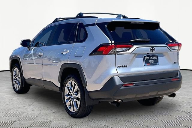 Used 2025 Silver Toyota XLE Premium image 12