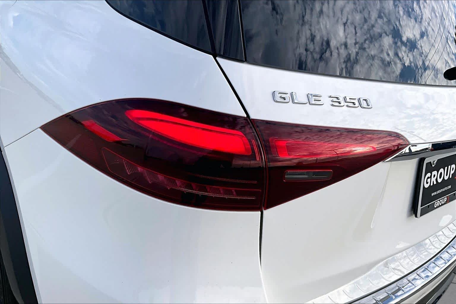 Used 2025 Polar White Mercedes-Benz GLE 350 image 25