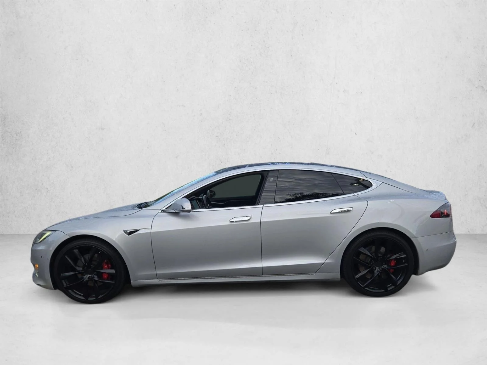 Used 2018 Silver/Gray Tesla P100D image 8