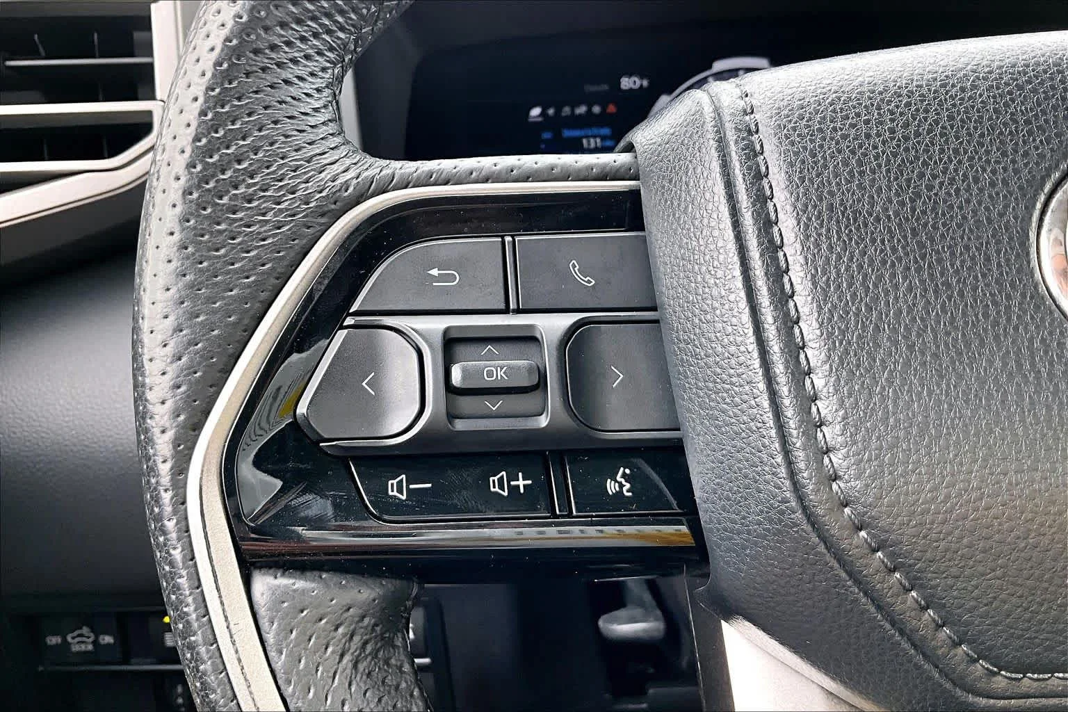 Used 2024 Wind Chill Pearl Toyota Limited Hybrid image 23