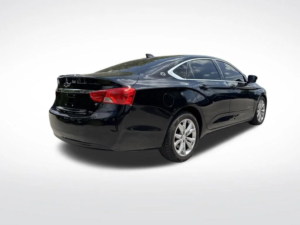 Used 2017 Black Chevrolet LT image 5