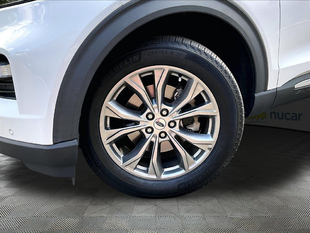 Used 2022 White Ford Limited image 29
