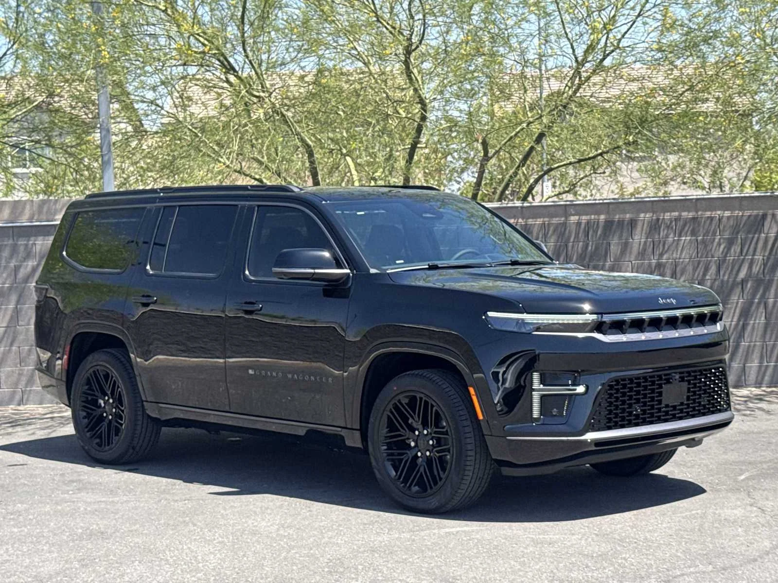 New 2026 High Gloss Black Exterior Paint Jeep Limited Reserve image 2