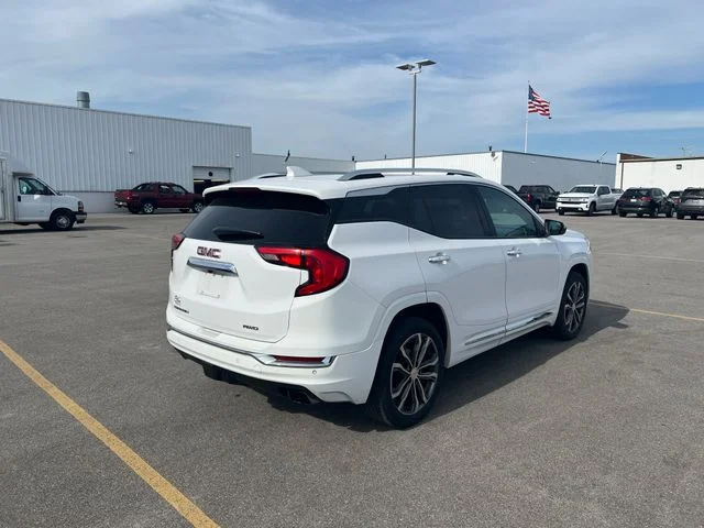 Used 2018 White GMC Denali image 5