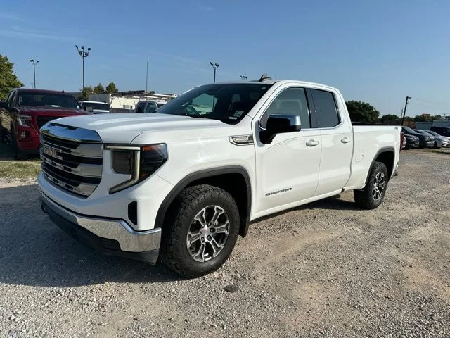 Used 2022 White GMC SLE image 5