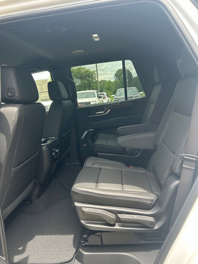 2026 GMC Yukon Denali - Photo 18