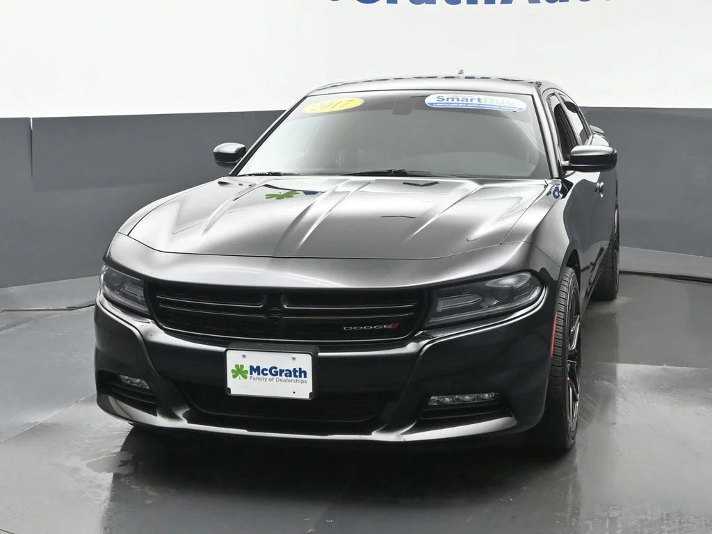 Used 2017 Black Dodge SXT image 21