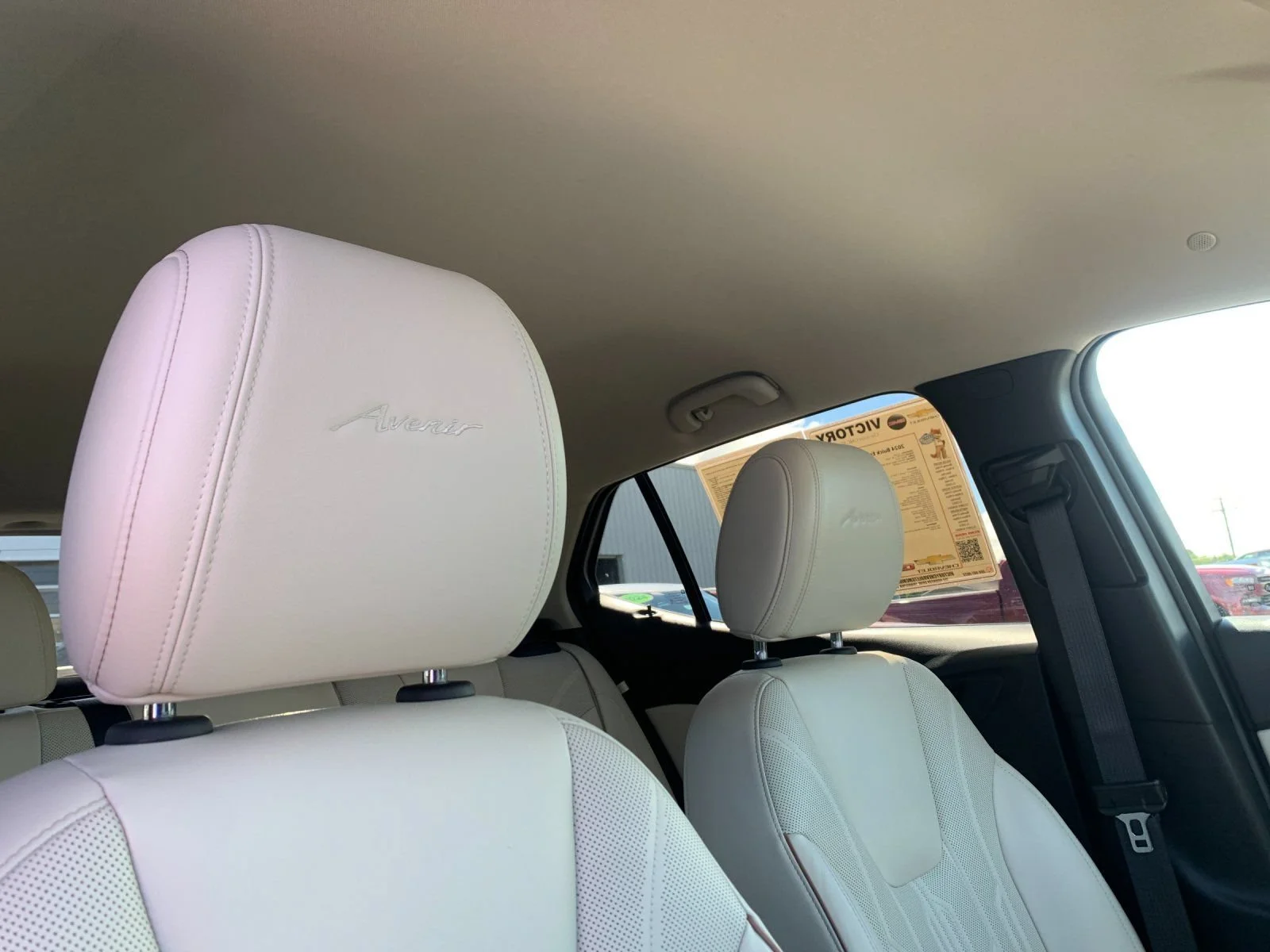 Used 2024 White Frost Tricoat Buick Avenir image 18