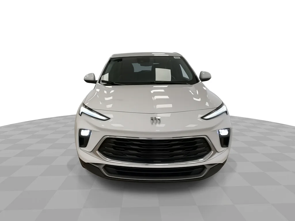 Used 2024 WHITE Buick Preferred image 4