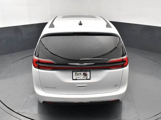 2026 Chrysler Pacifica Select - Photo 17