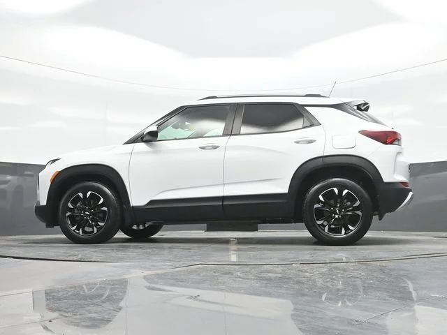 Used 2022 White Chevrolet LT image 20