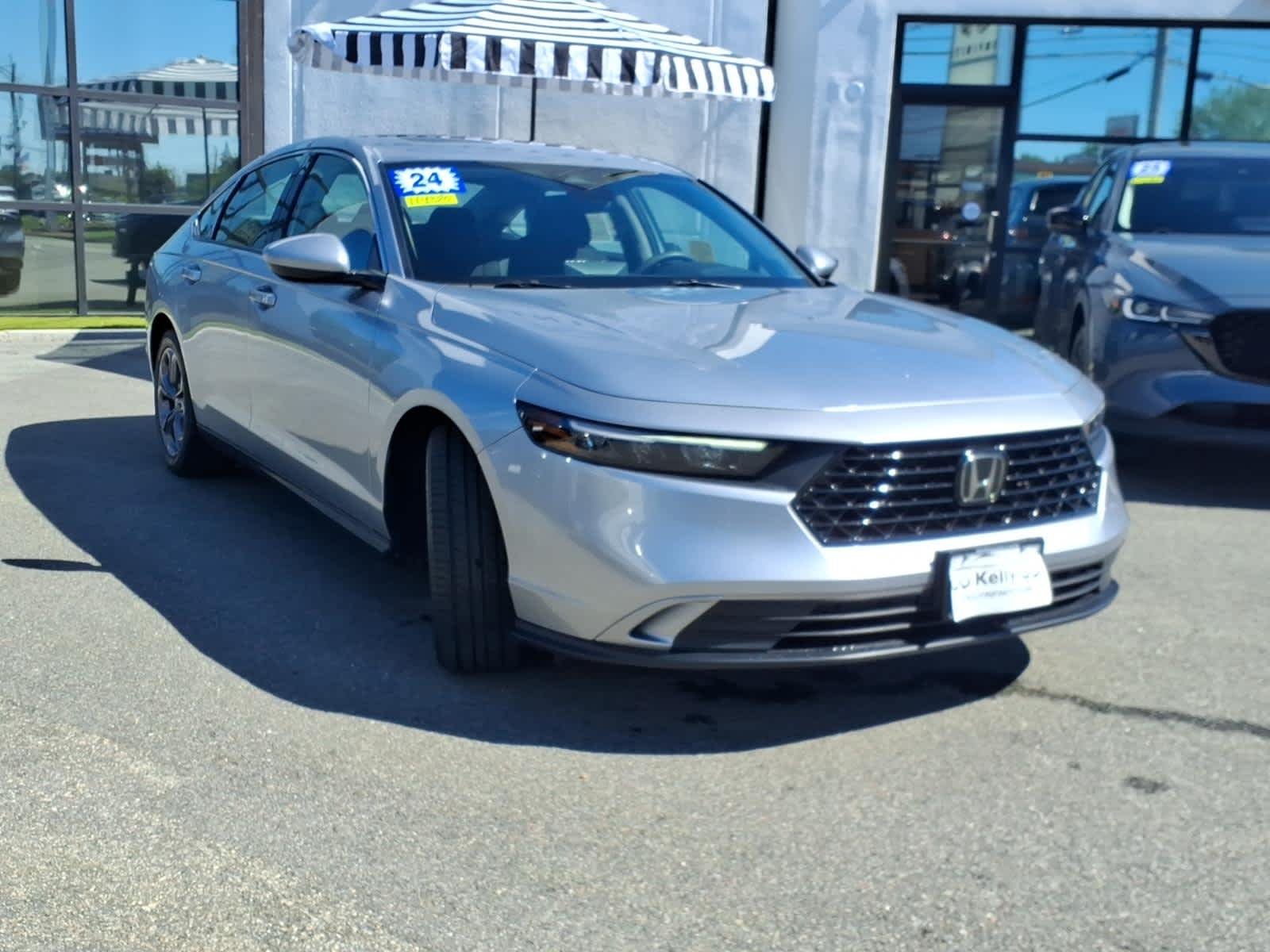 Used 2024 Solar Silver Metallic Honda EX image 3