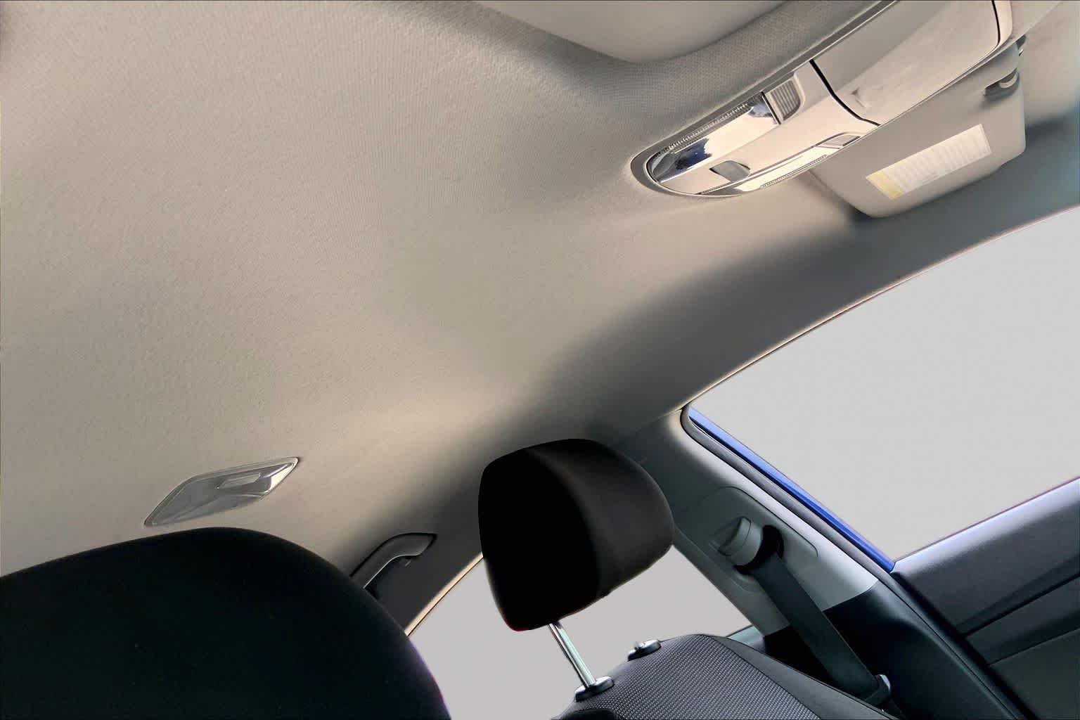 Used 2022 Admiral Blue Hyundai SE image 14