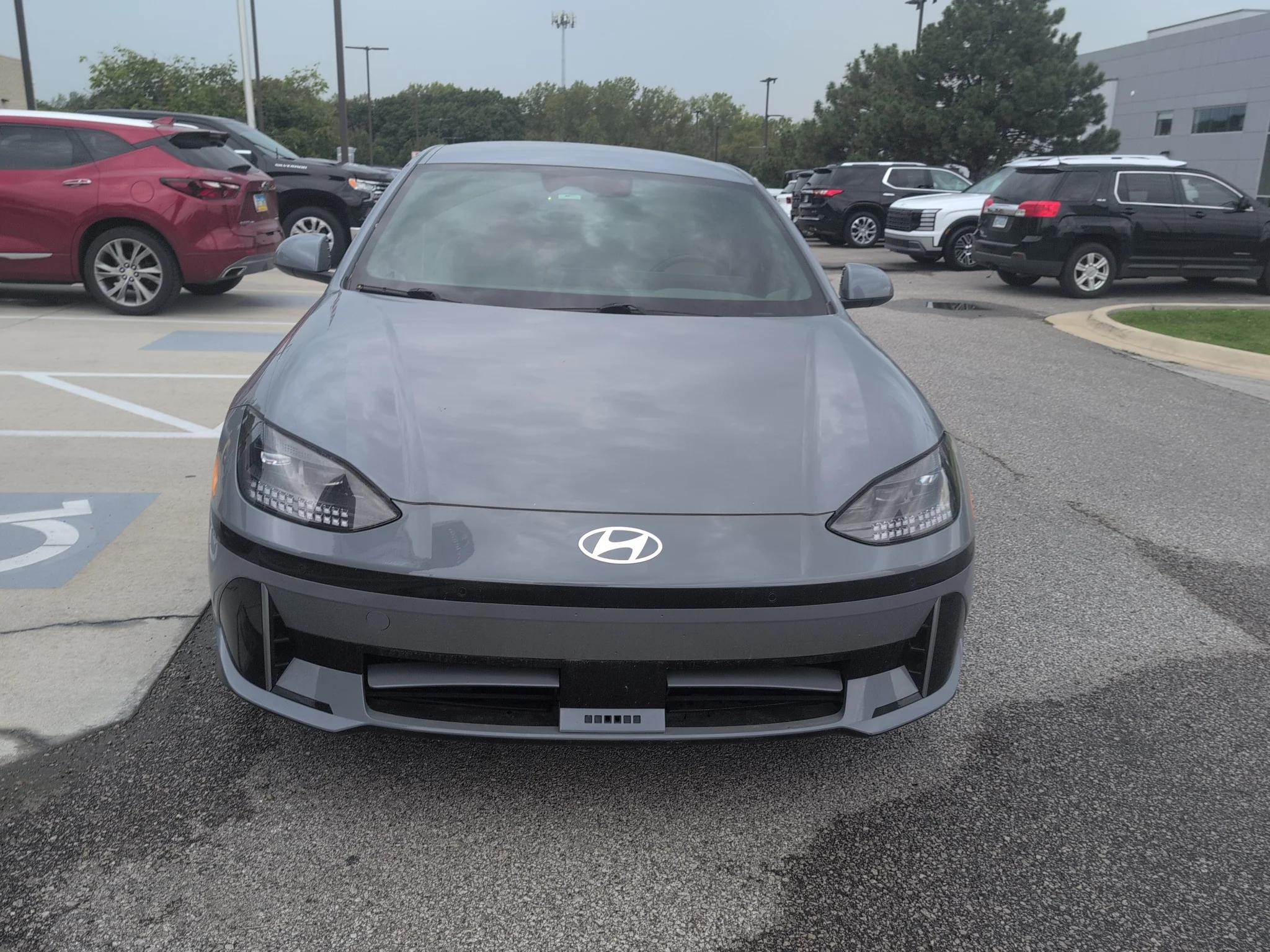 Used 2023 Transmission Blue Hyundai SEL image 2