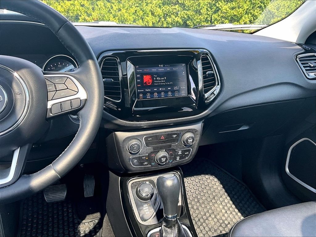 Used 2019 White Jeep Latitude image 18