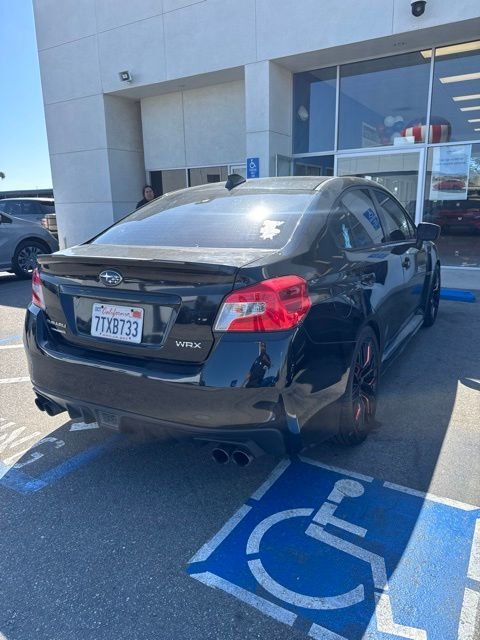 Used 2017 Crystal Black Silica Subaru Premium image 8