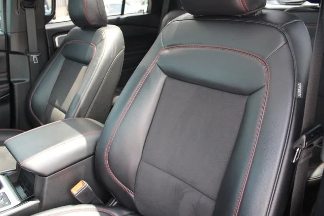 Used 2023 Gray Ford ST-Line image 6